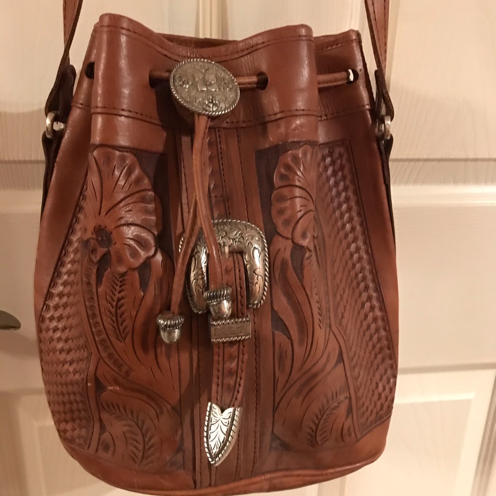 Leather bucket purse